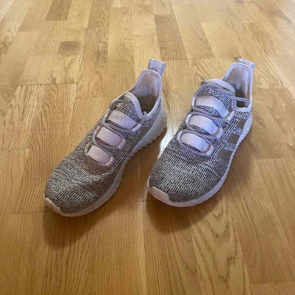 adidas Men's Light Gray and White Knit Sneakers